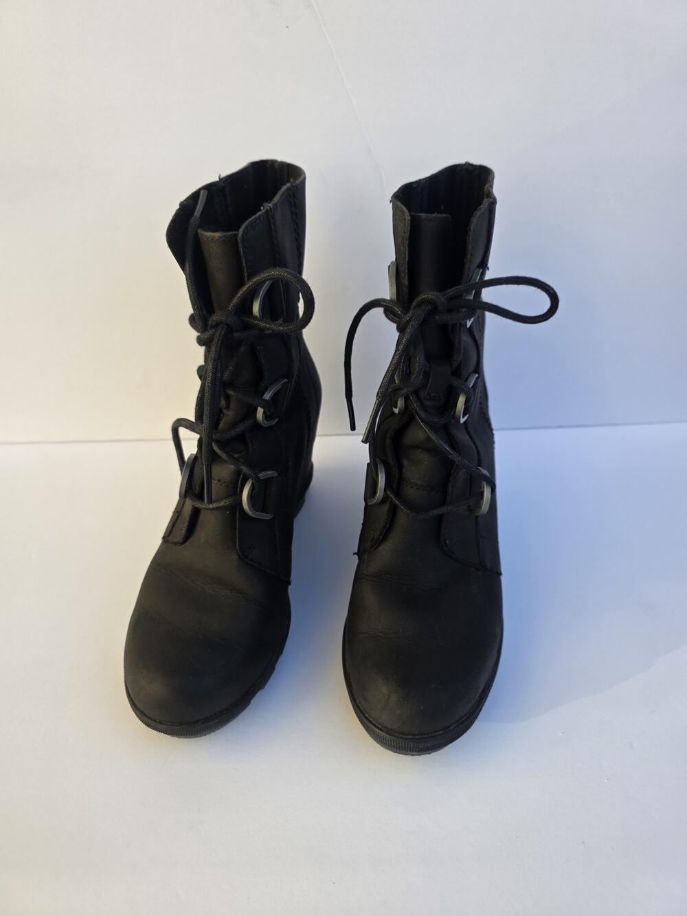 Sorel Women's Black Leather Lace Up Ankle Boots D-Ring Lug Sole Size US 6 EU 37